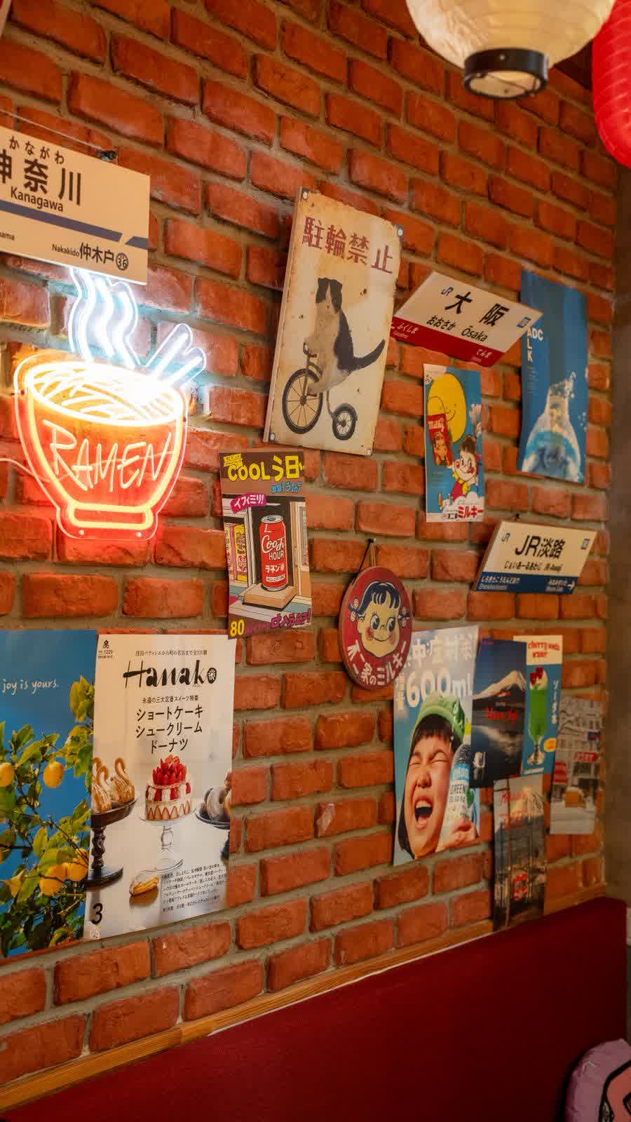 Interior Wei Ramen București